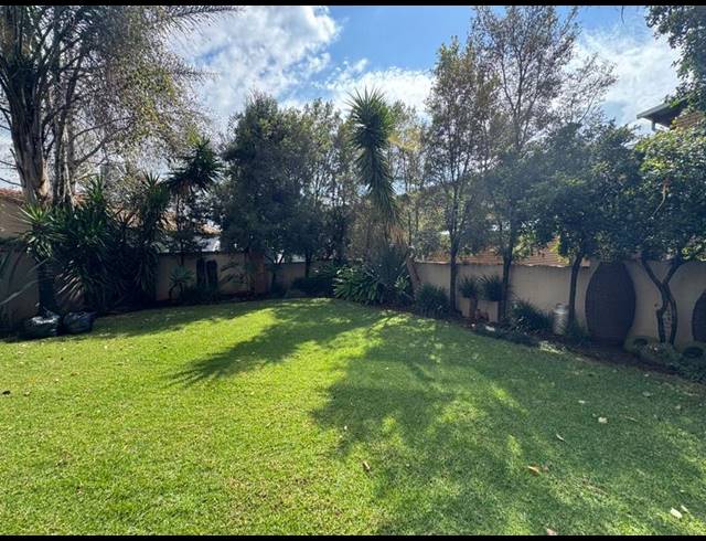 4 BEDROOM TOWNHOUSE FOR SALE IN MIDSTREAM ESTATE